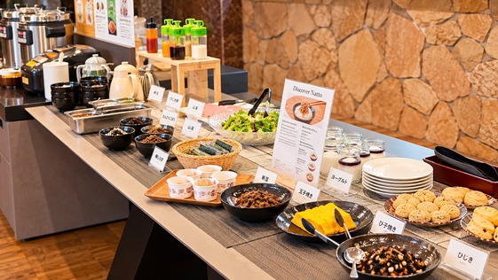 【山梨ブランド豚を堪能・1泊2食付】部屋食可能！夜は富士桜ポークのせいろ蒸し御膳♪ 朝食ビュッフェ付
