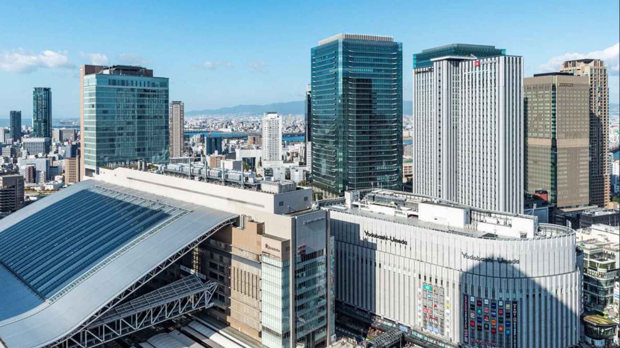 【梅田】JR大阪駅に各線梅田駅、複数の地下街やビルが連結しています。