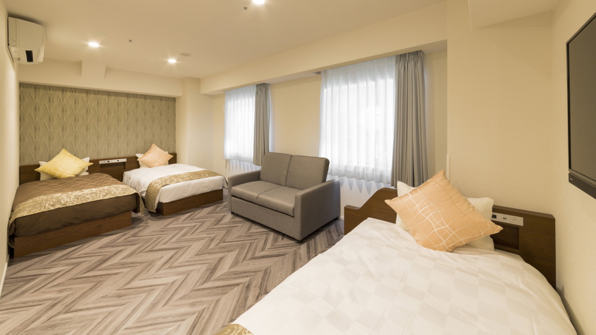 デラックストリプルルーム29平米/3~4名/シングルベッド3台＋ソファーベッド1台