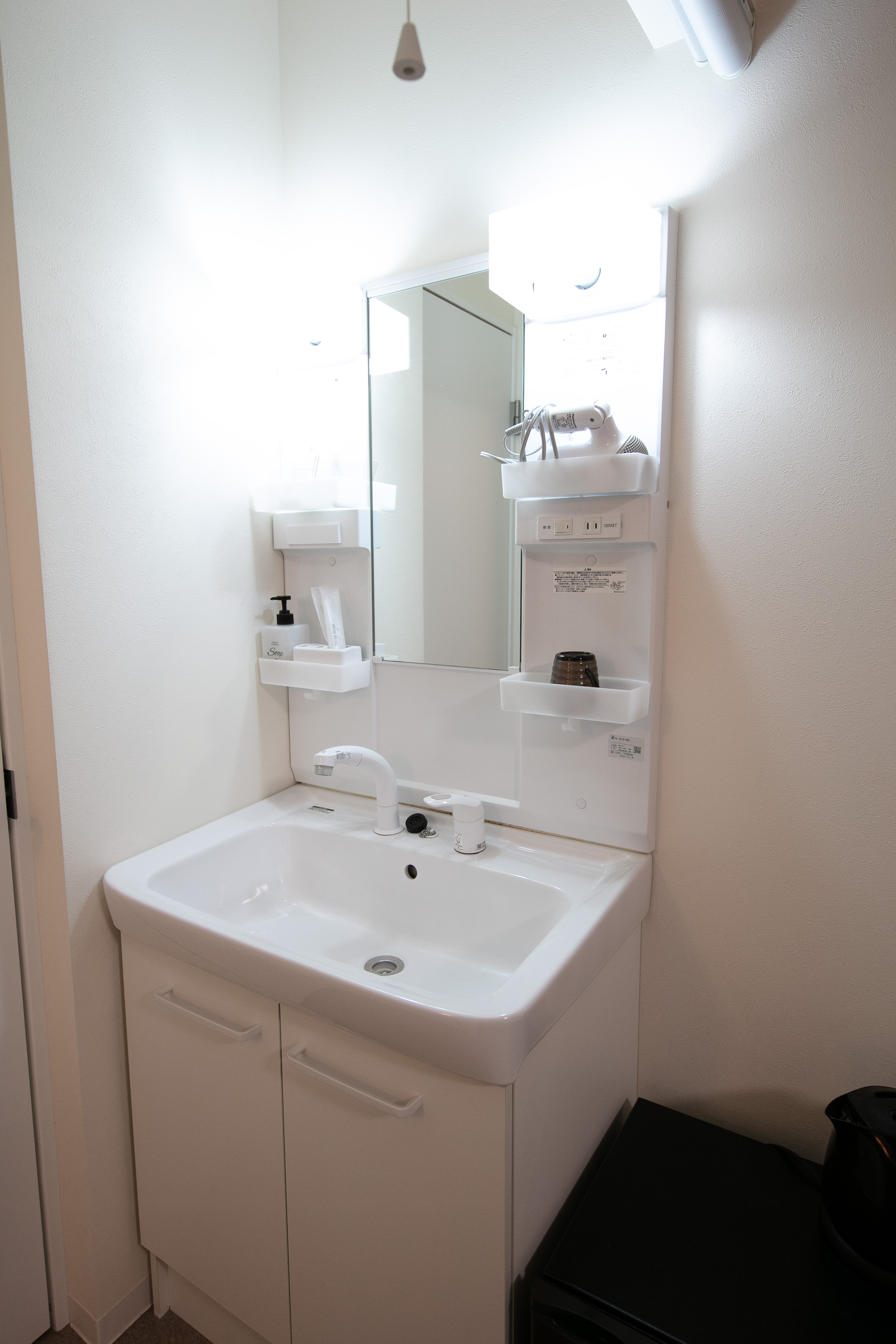 セミダブルベッド&times;2　102号室