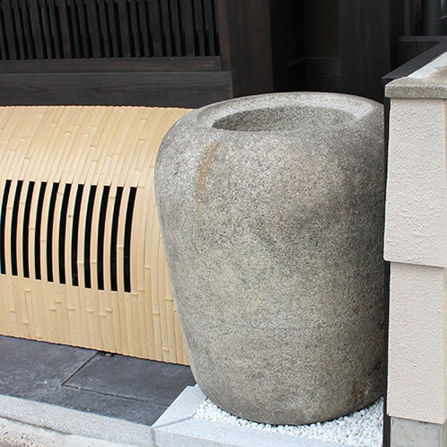 手水鉢(IRORI exterior chozubachi)