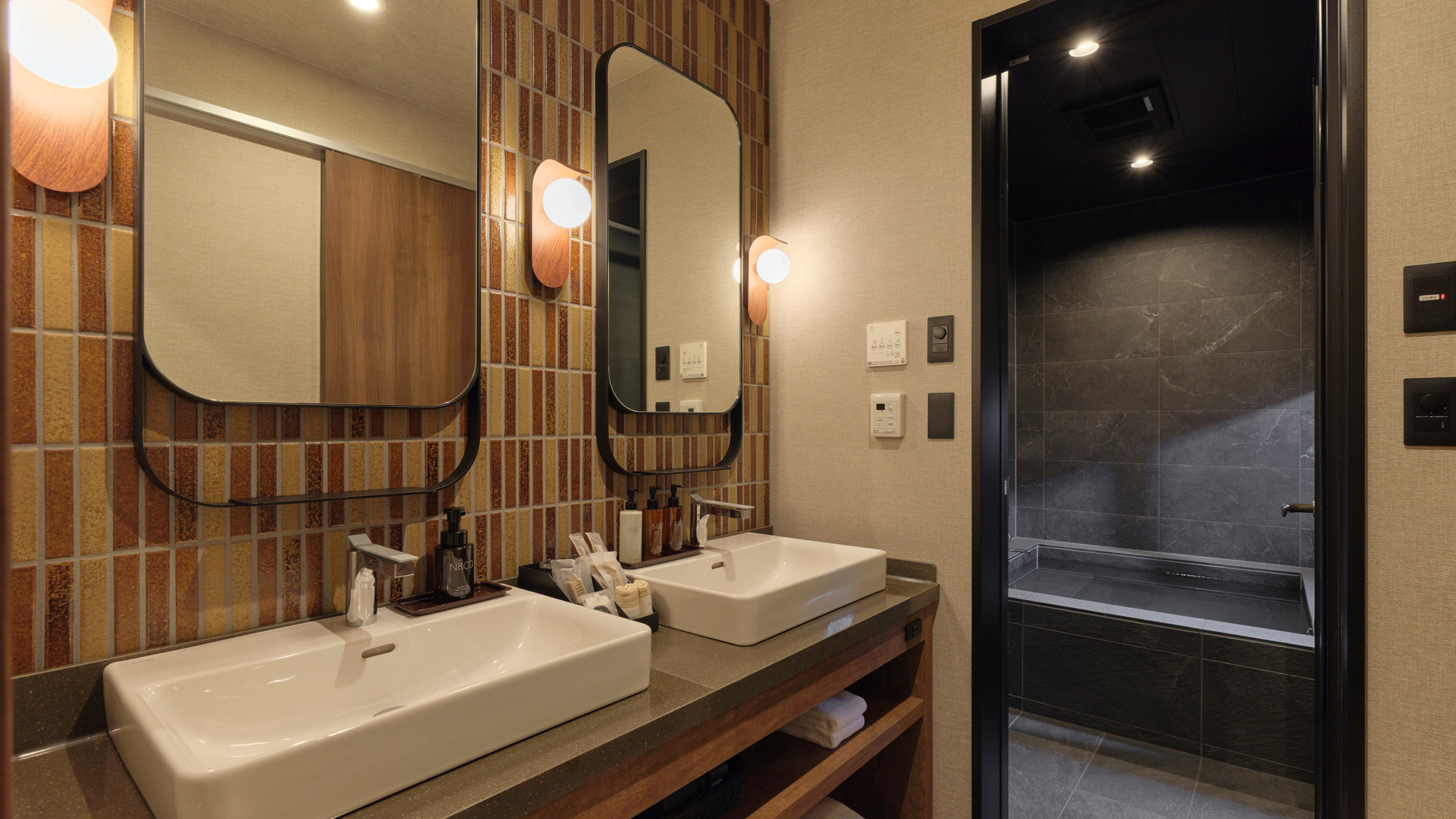 【ASOBIYUKU VILLA／パウダールーム】