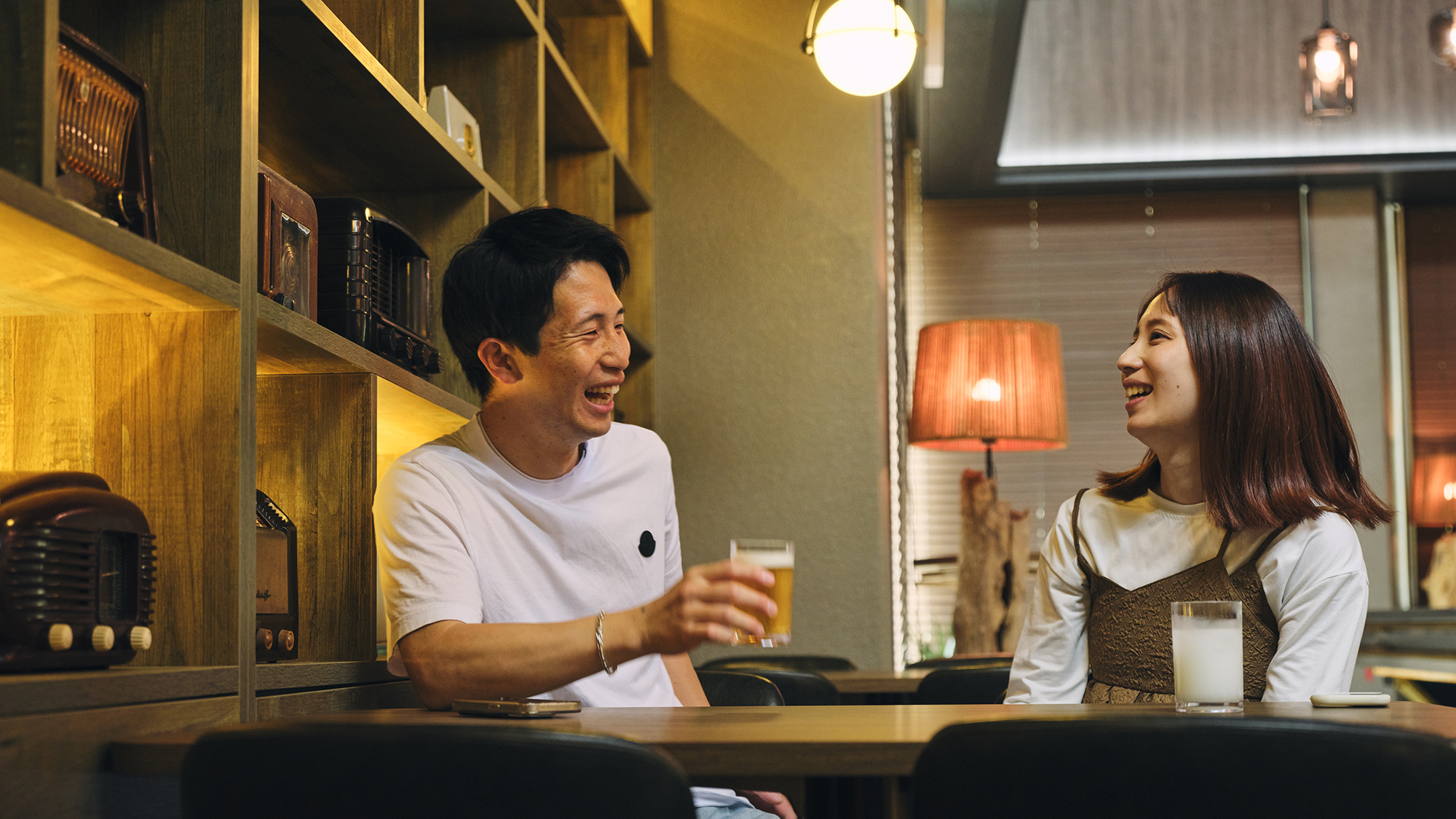 【リバーサイド】［ウッドマンラウンジ］ ダーツやビリヤード。お酒にソフトドリンクも宿泊者様なら無料！