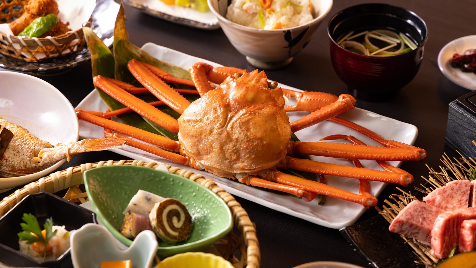 【秋のご馳走玉手箱】紅ズワイガニ姿蒸し＆白エビ♪選べる「のどぐろ姿塩焼」or「和牛溶岩焼」