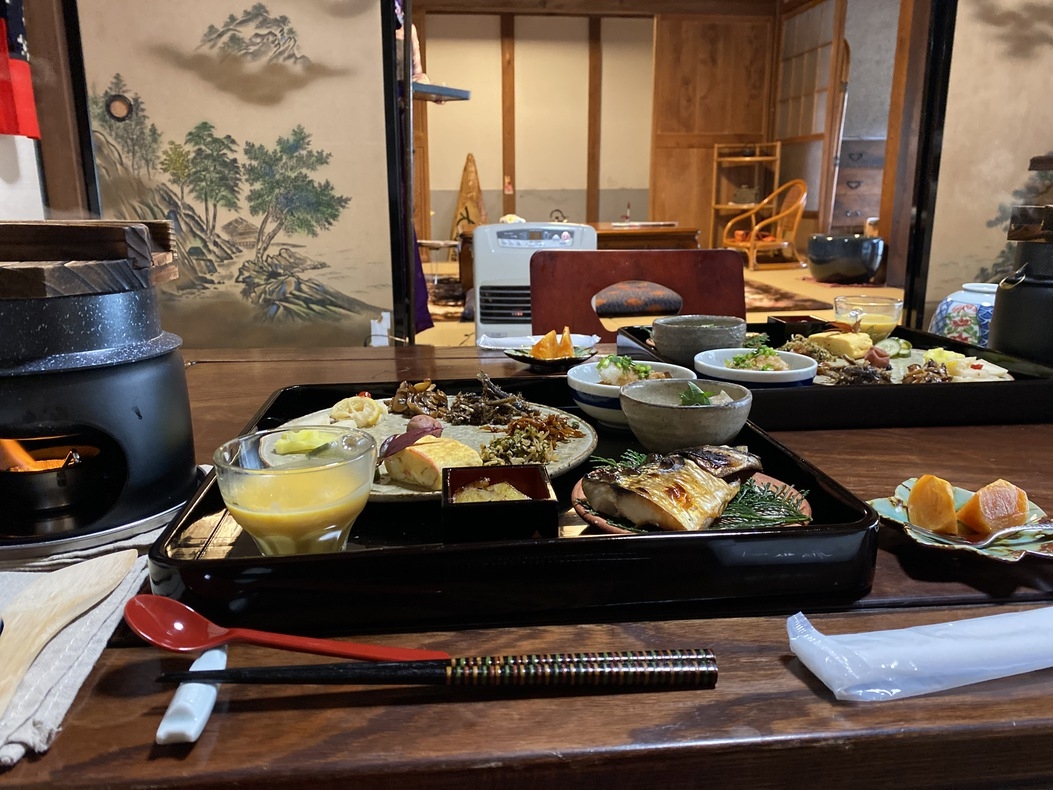 ≪古民家宿に泊まる季節の茶の里体験付≫【静岡県産】掛川名物いも汁作りとお茶三昧の休日　夕・朝食付き