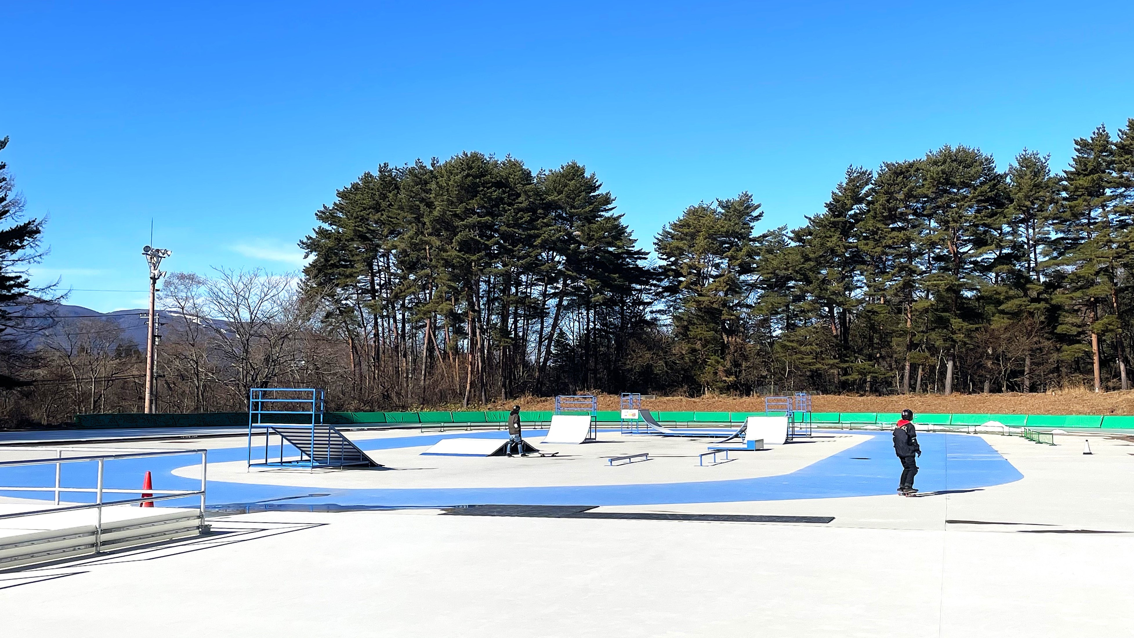 FOLKWOOD SKATE PARK 八ヶ岳　スケートボード(通年)・アイススケートリンク(冬季)