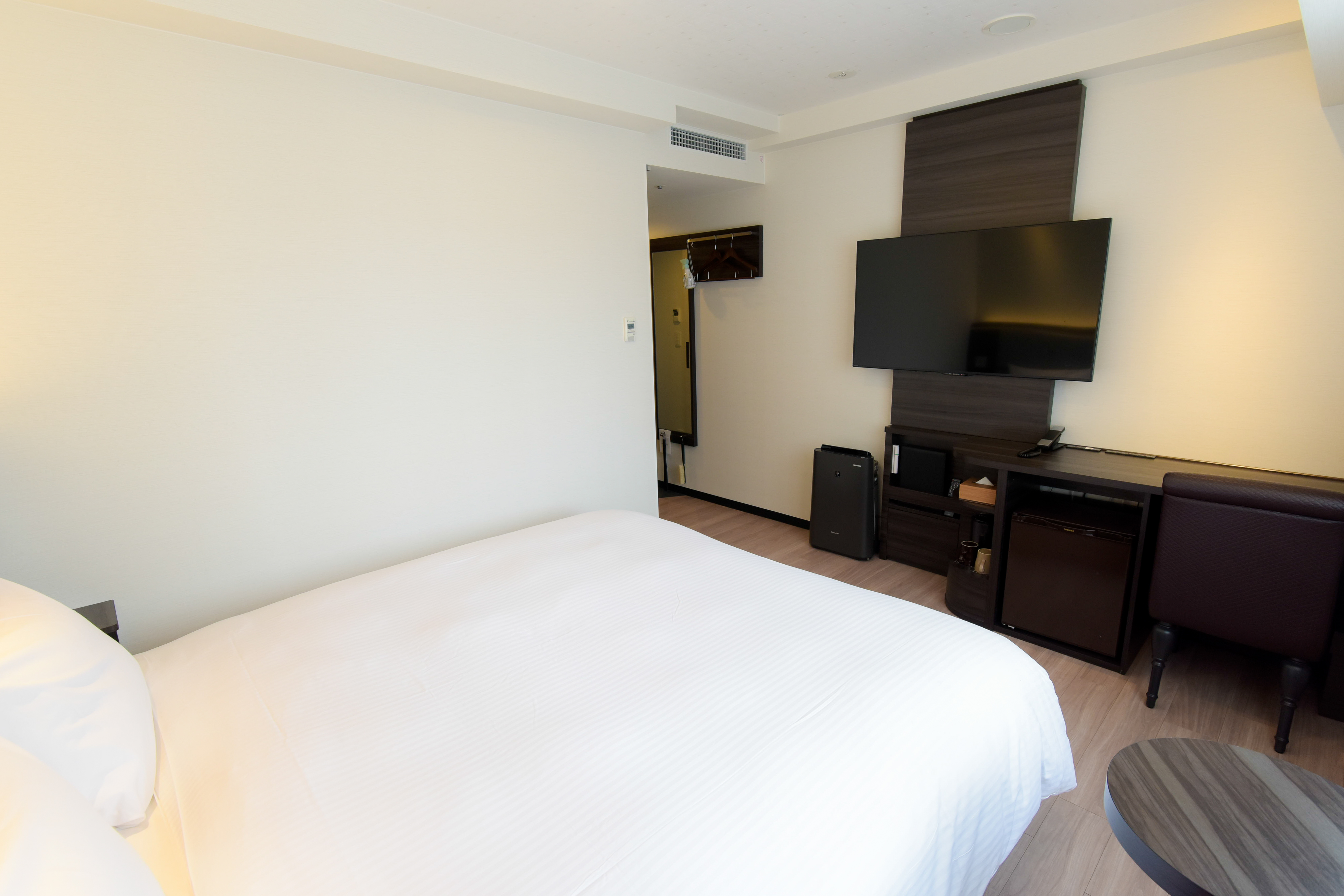 デラックスダブルルーム(19㎡ / 180cmサイズベッド)