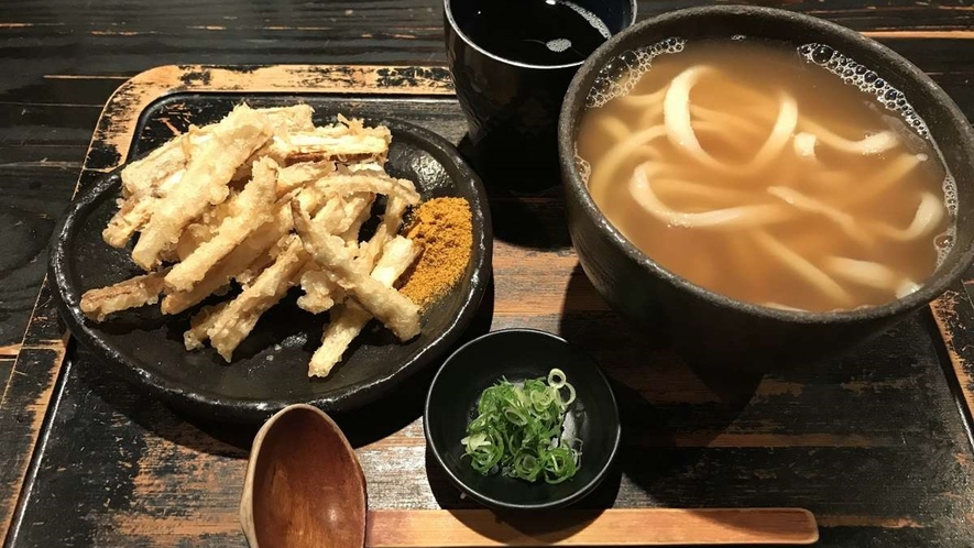 【山元麺蔵】　つるつるもちもち絶品うどん。2時間並んで食べました。。支配人一押し！