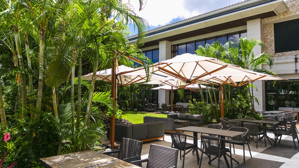 ビバレッジパスで楽しむ島時間＜ロビーラウンジ＆バーでの飲み放題＞ご滞在期間中、1回付与／朝食ブッフェ