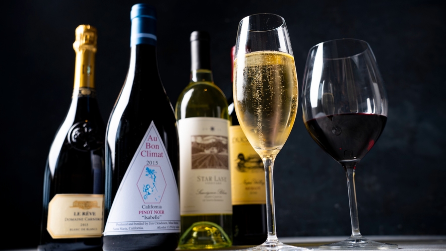 【セラーレ グリル】ソムリエが厳選した北米ワインも見逃せない一品となっております。