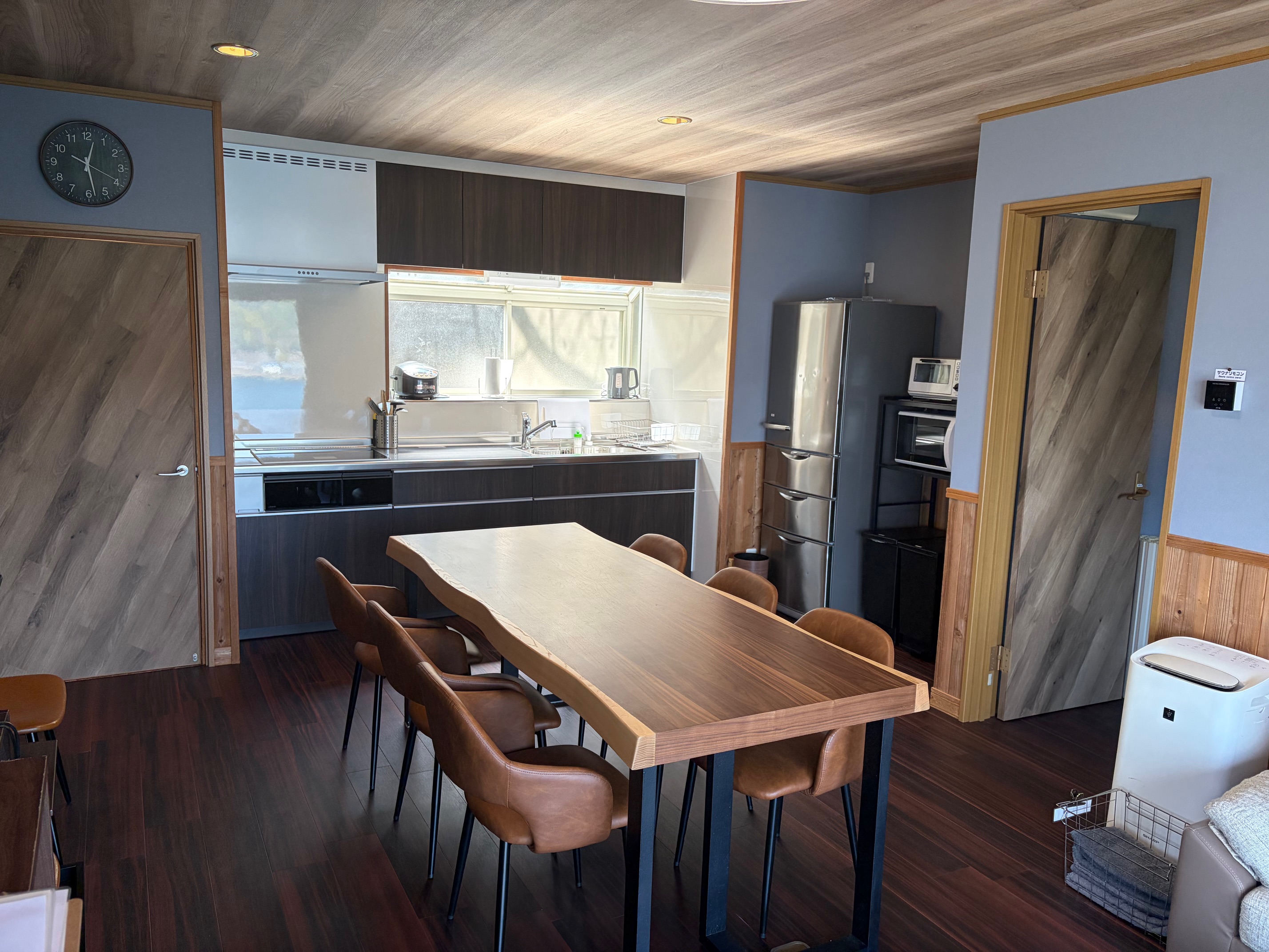 ダイニングテーブル