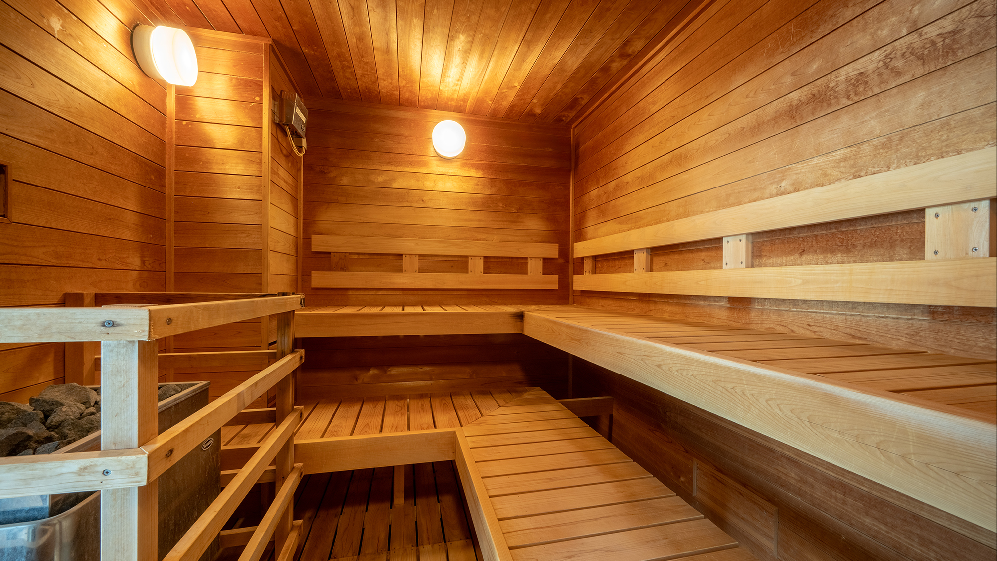 【サウナ】一日の疲れをリセット、心ゆくまでサウナをお楽しみいただけます。