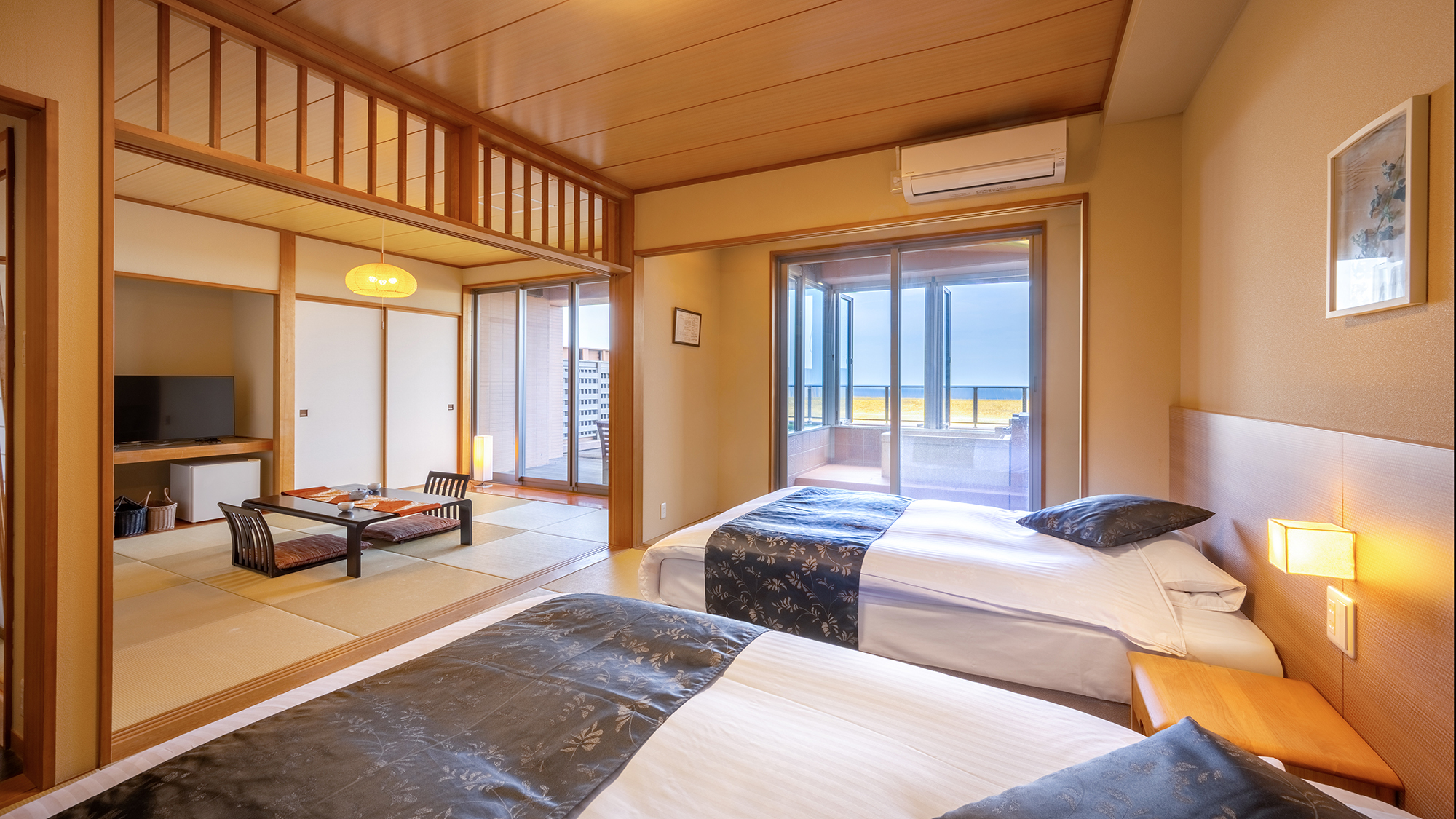 【太平洋ビュー◇温泉檜風呂付和洋室】見晴らし抜群のテラスと露天風呂を備えた和洋室