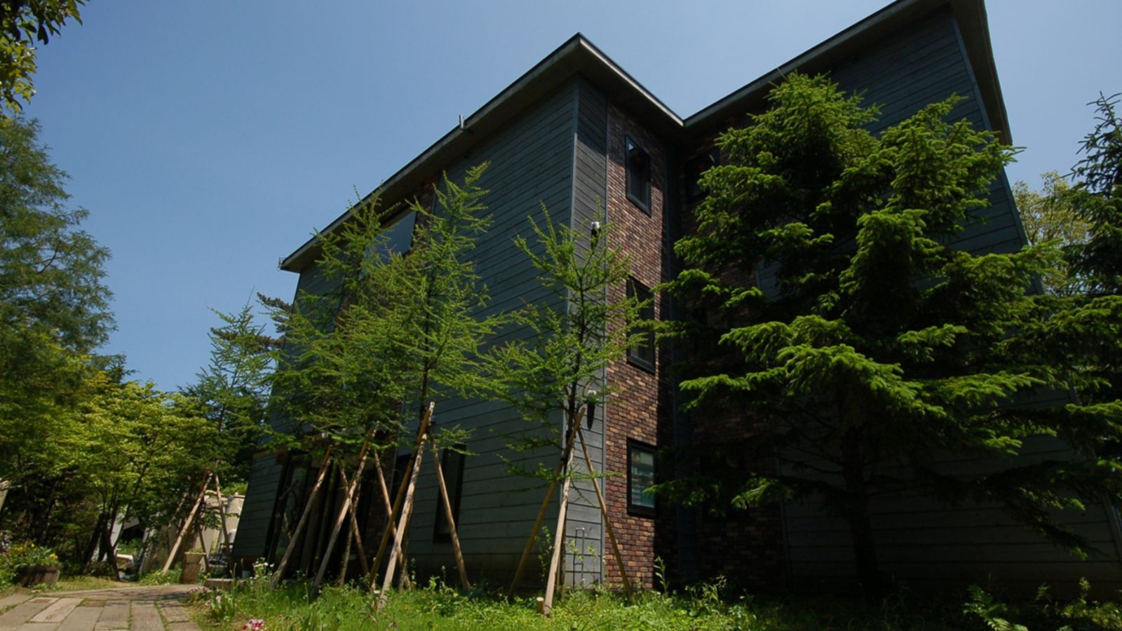 森の中の隠れ家 空の庭プチホテル