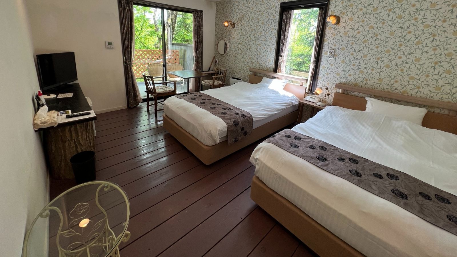 【露天風呂付き】洋室ツイン＜フォレストビュー＞10畳＋広縁