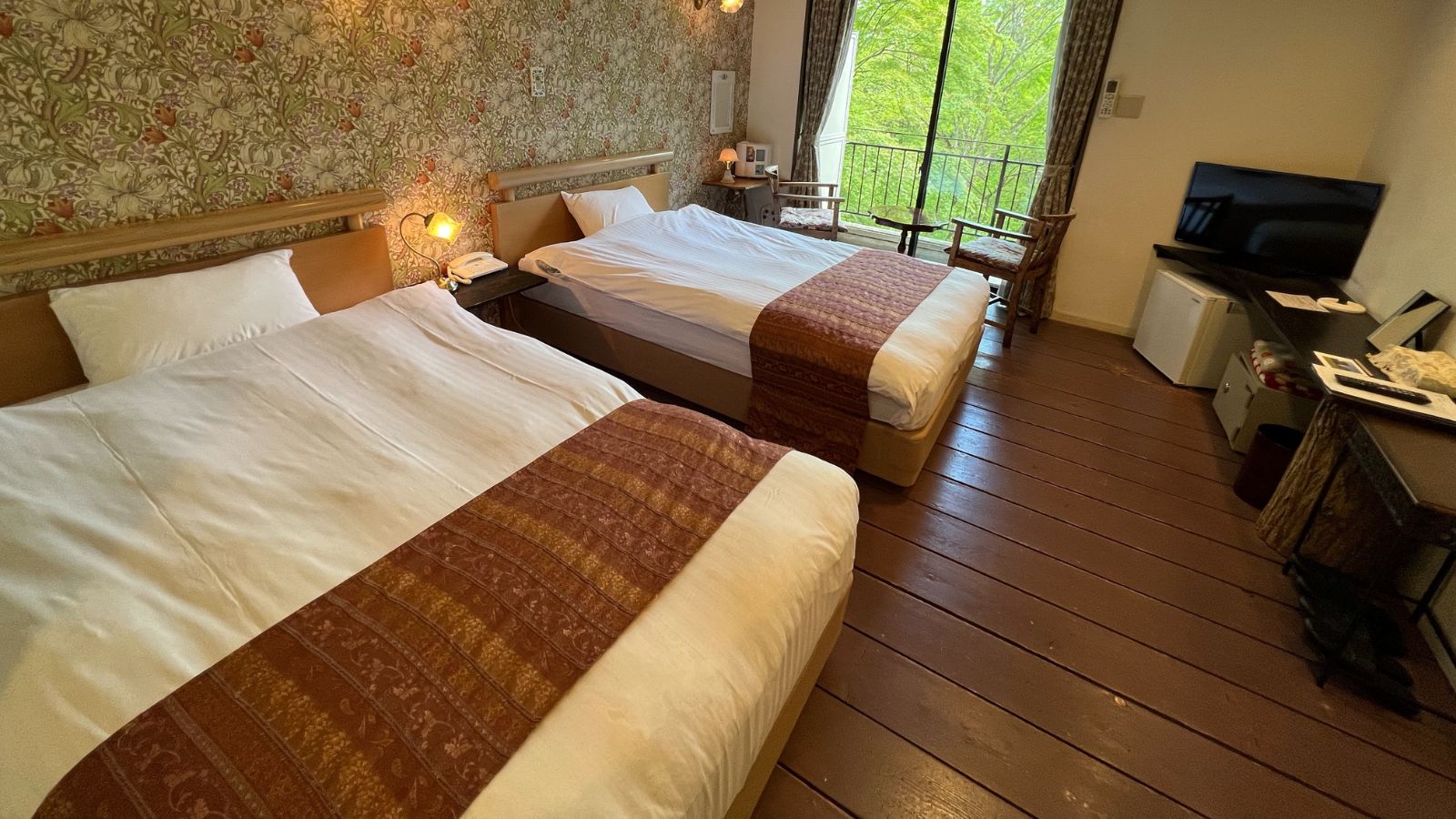 洋室ツイン＜フォレストビュー＞8畳+広縁