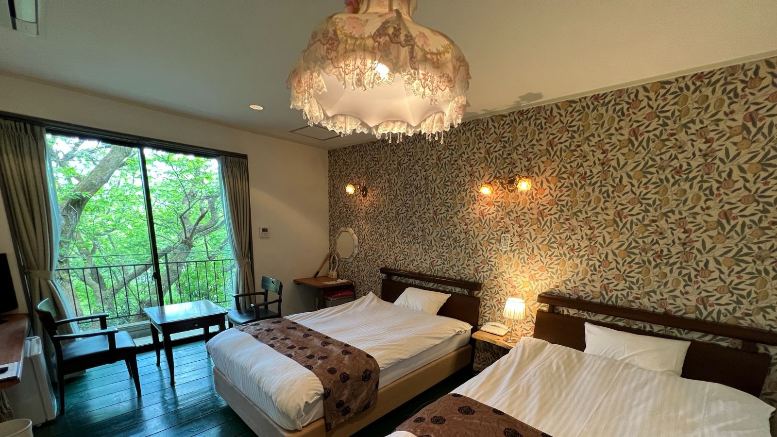 洋室ツイン＜フォレストビュー＞8畳+広縁