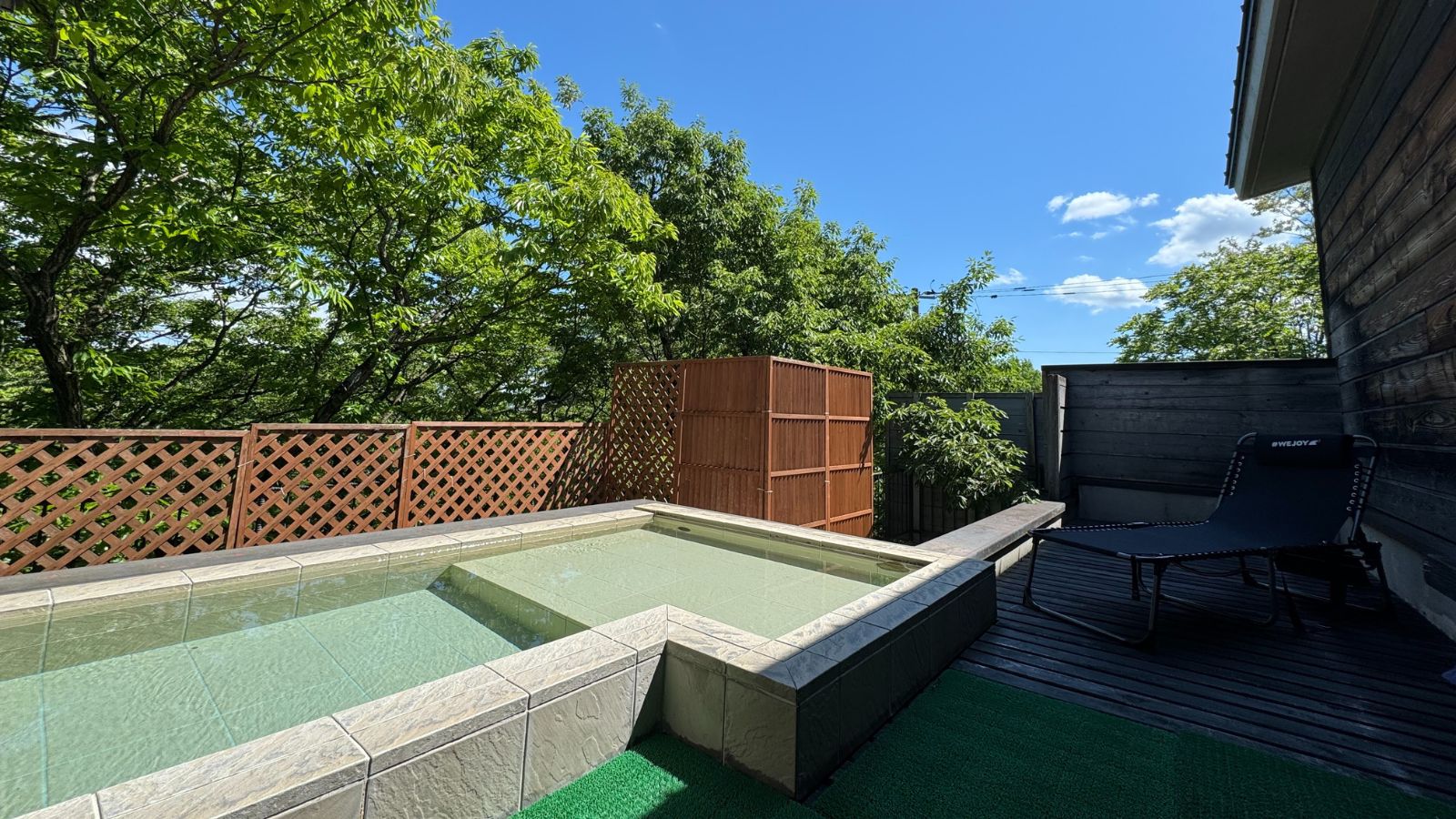 大浴場露天風呂は館内3階にございます