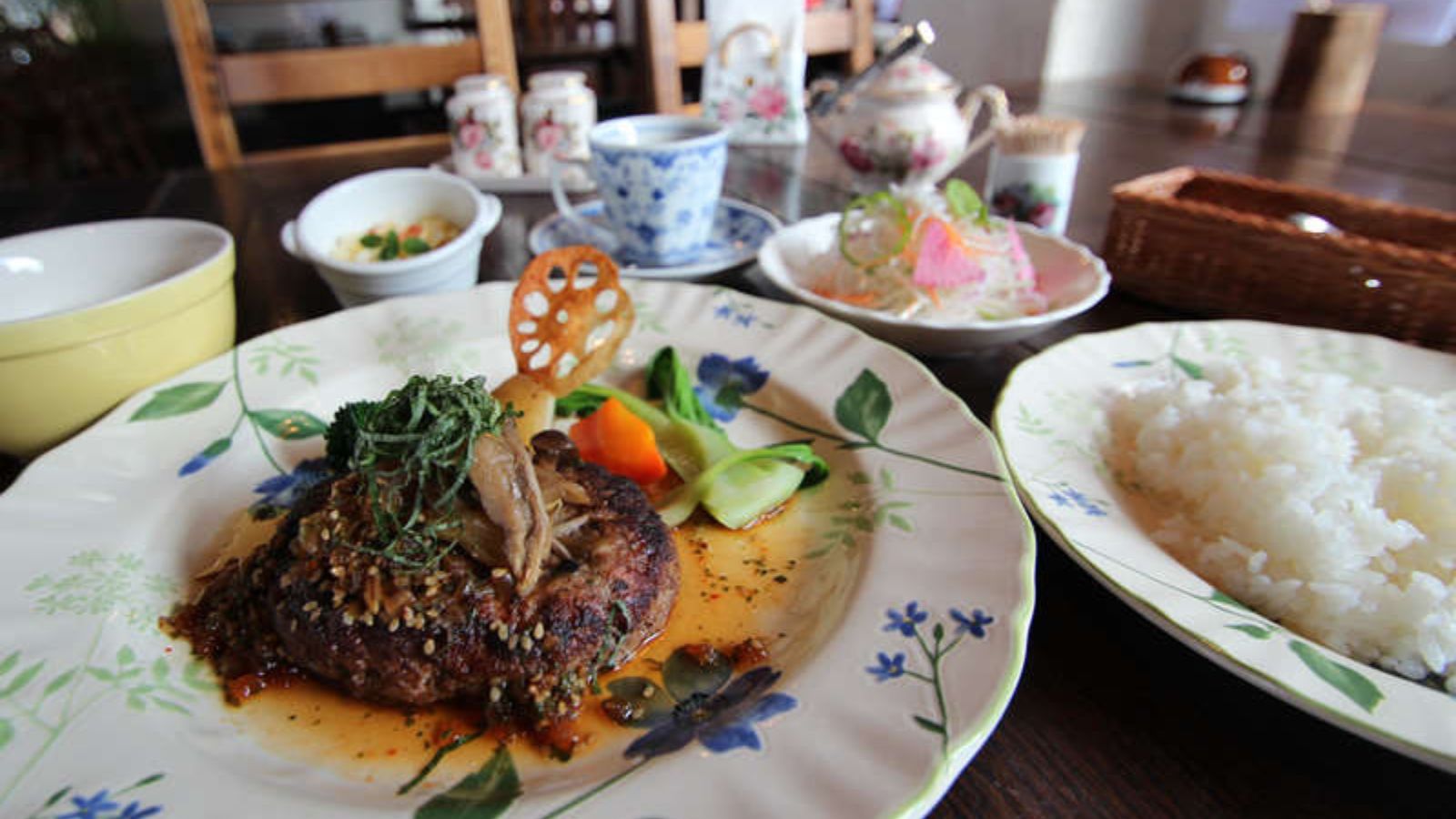 ランチにおすすめ♪【人気No.1　空の庭ハンバーグステーキ和風ソース】