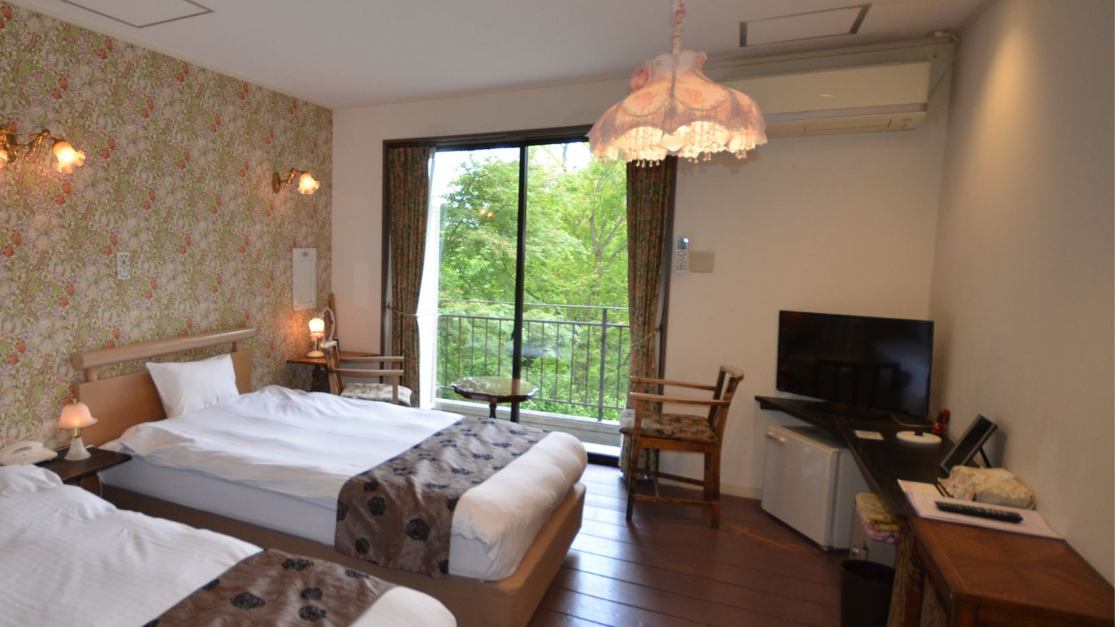 洋室ツイン＜フォレストビュー＞8畳+広縁