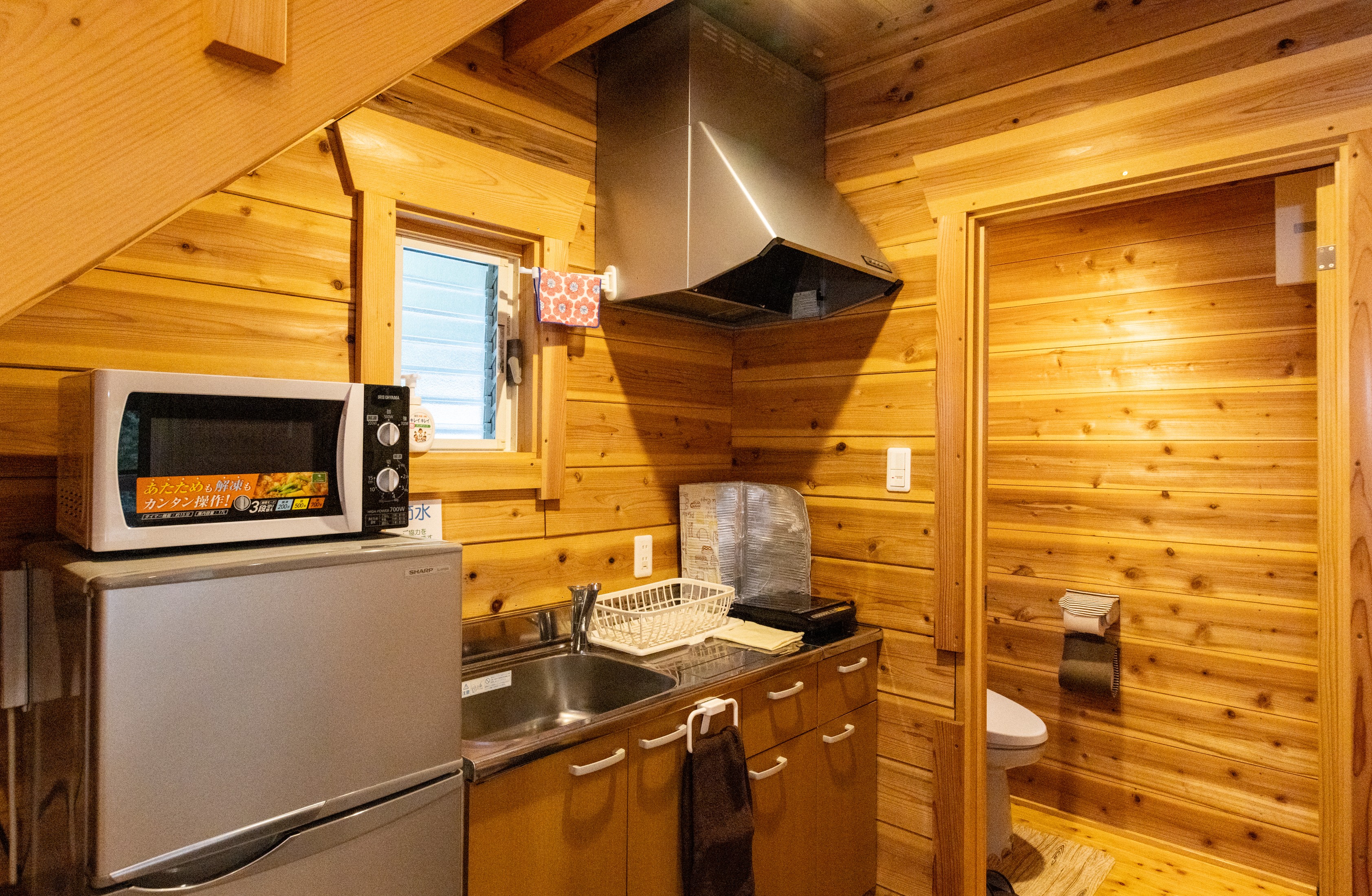 ログハウス　キッチン＆トイレ