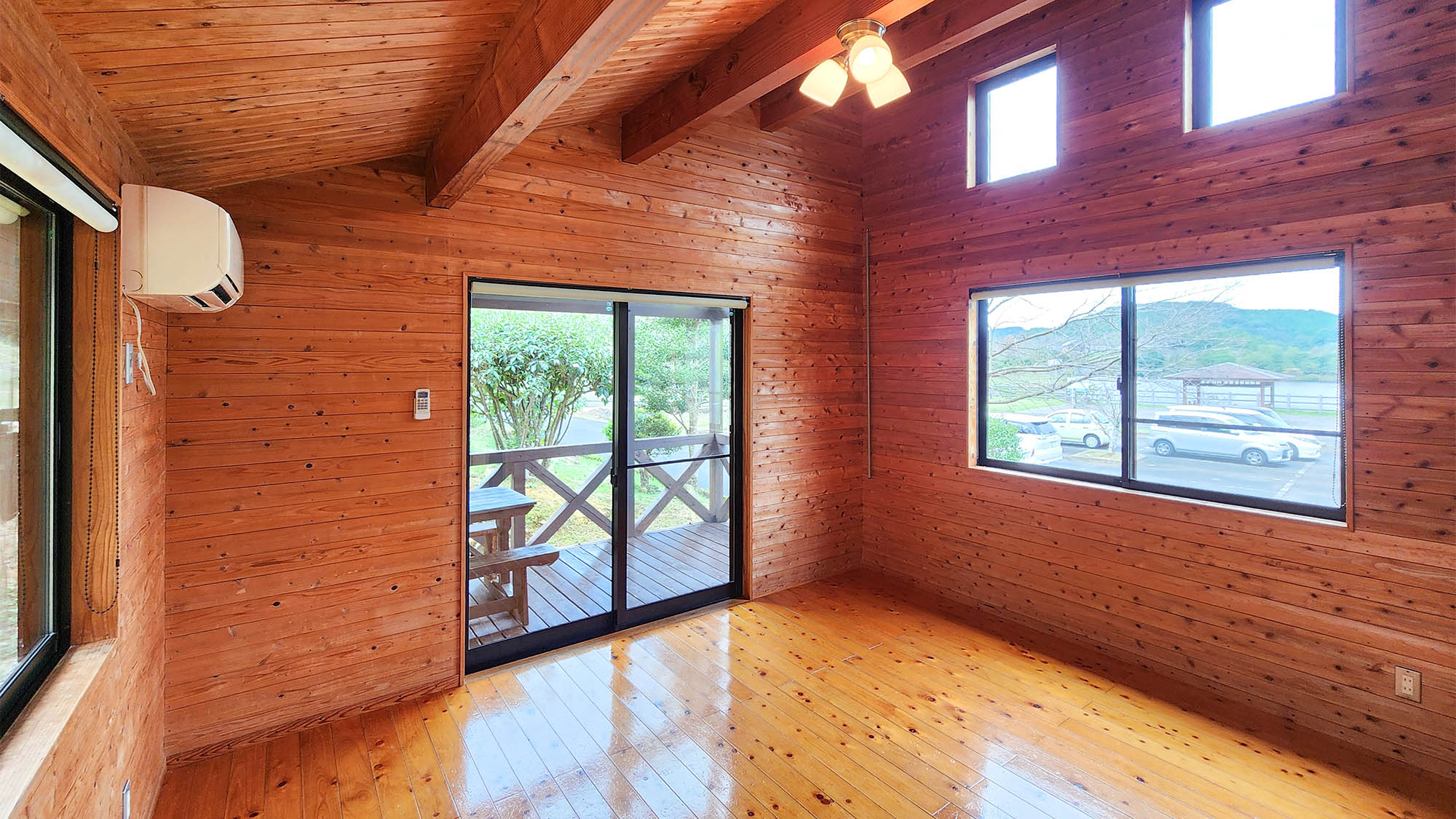 ・【バンガロー/2-4名様タイプ】広々とした室内で家族や友人と素敵な思い出を