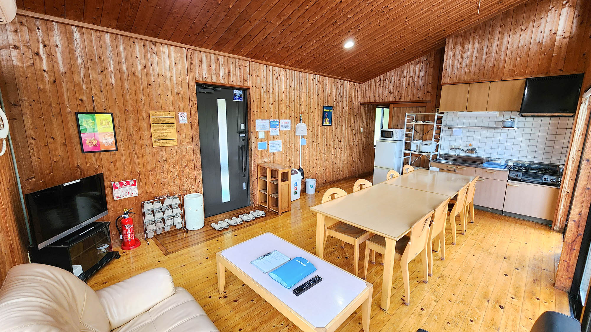 ・【コテージ/4-8名様タイプ】冷蔵庫　電子レンジ　炊飯器など必要なものをご用意しております