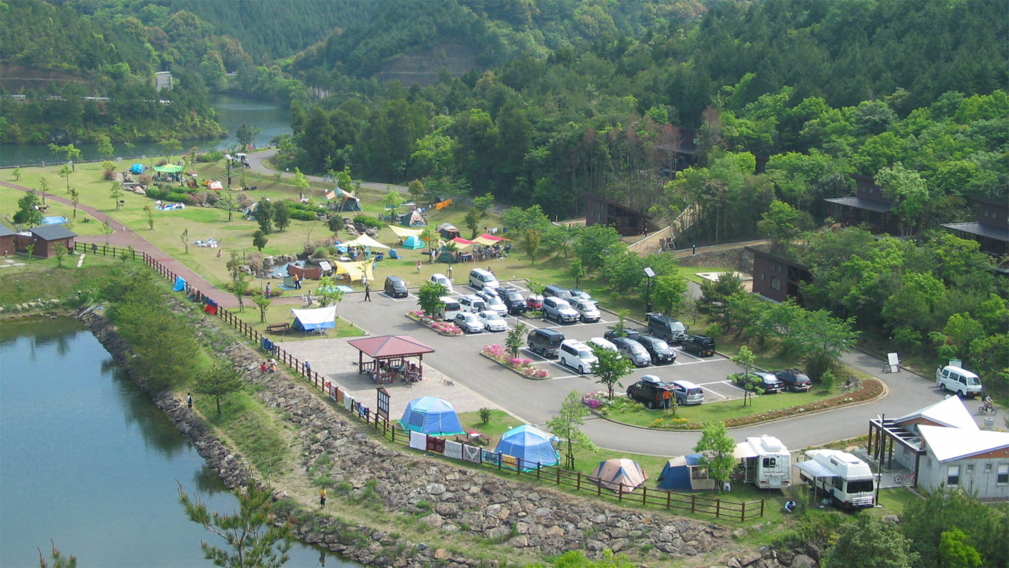 ・【伊佐ノ浦公園】初心者の方も安心して利用できるフリーサイトのキャンプ場です