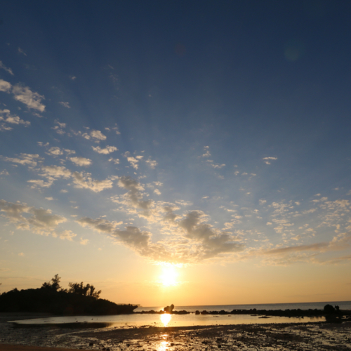 ホタテビーチ｜気持ちよい海風を感じながら、夕暮れのお散歩もおすすめです。