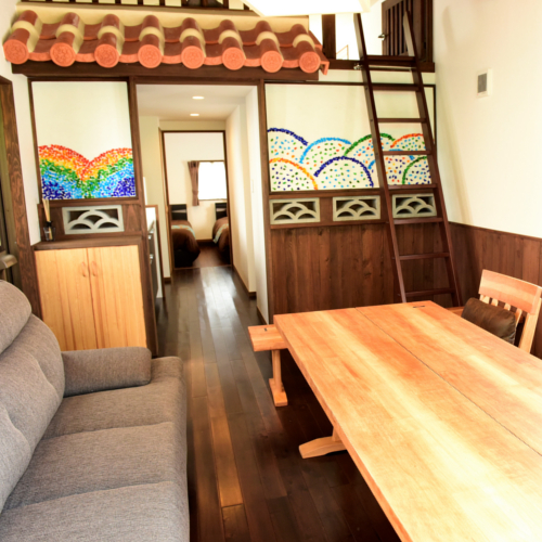 【TURTLE】トレーラーハウス｜プロジェクターもご用意しております。