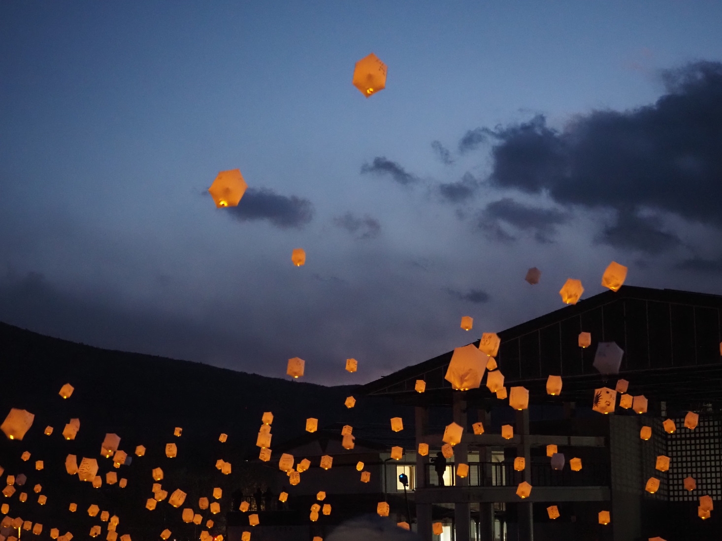 【2/22(日)限定】アイスキャンドル＆ランタンフェスティバル 〜お夕食お弁当〜お部屋にお届け