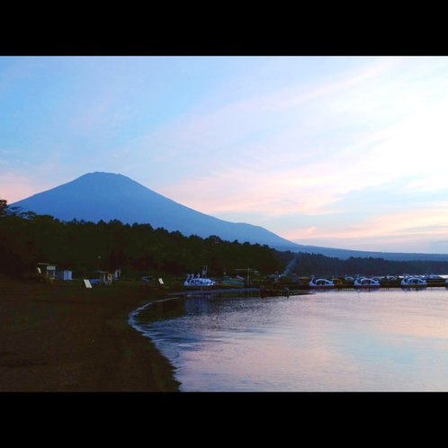 ◇山中湖◇山中湖と富士山、是非写真におさめて頂きたい景色です
