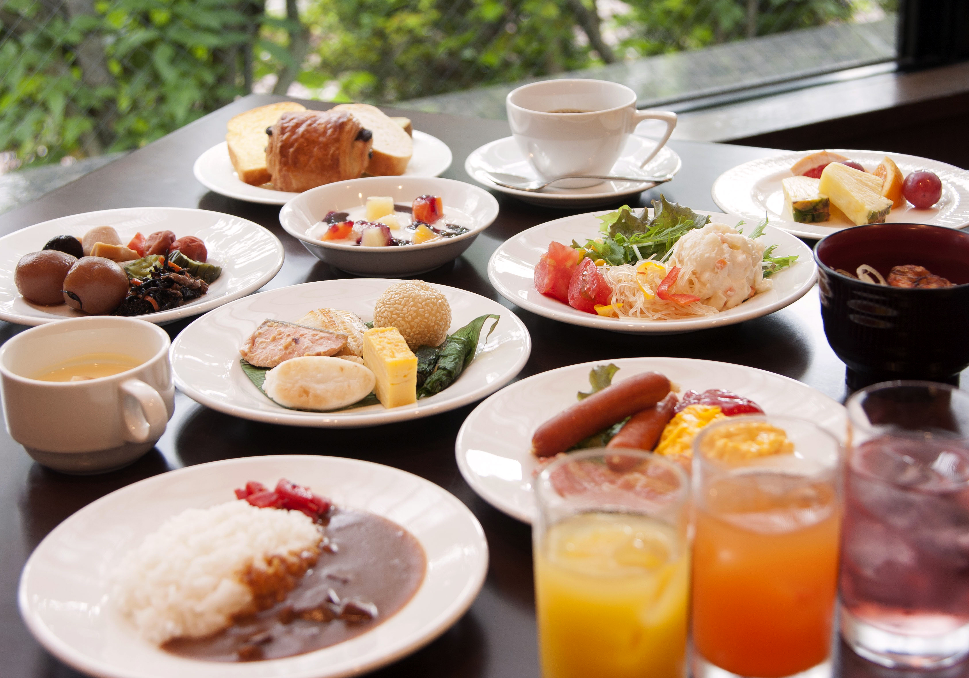 お好きな物をお好きなだけ 人気の朝食バイキング