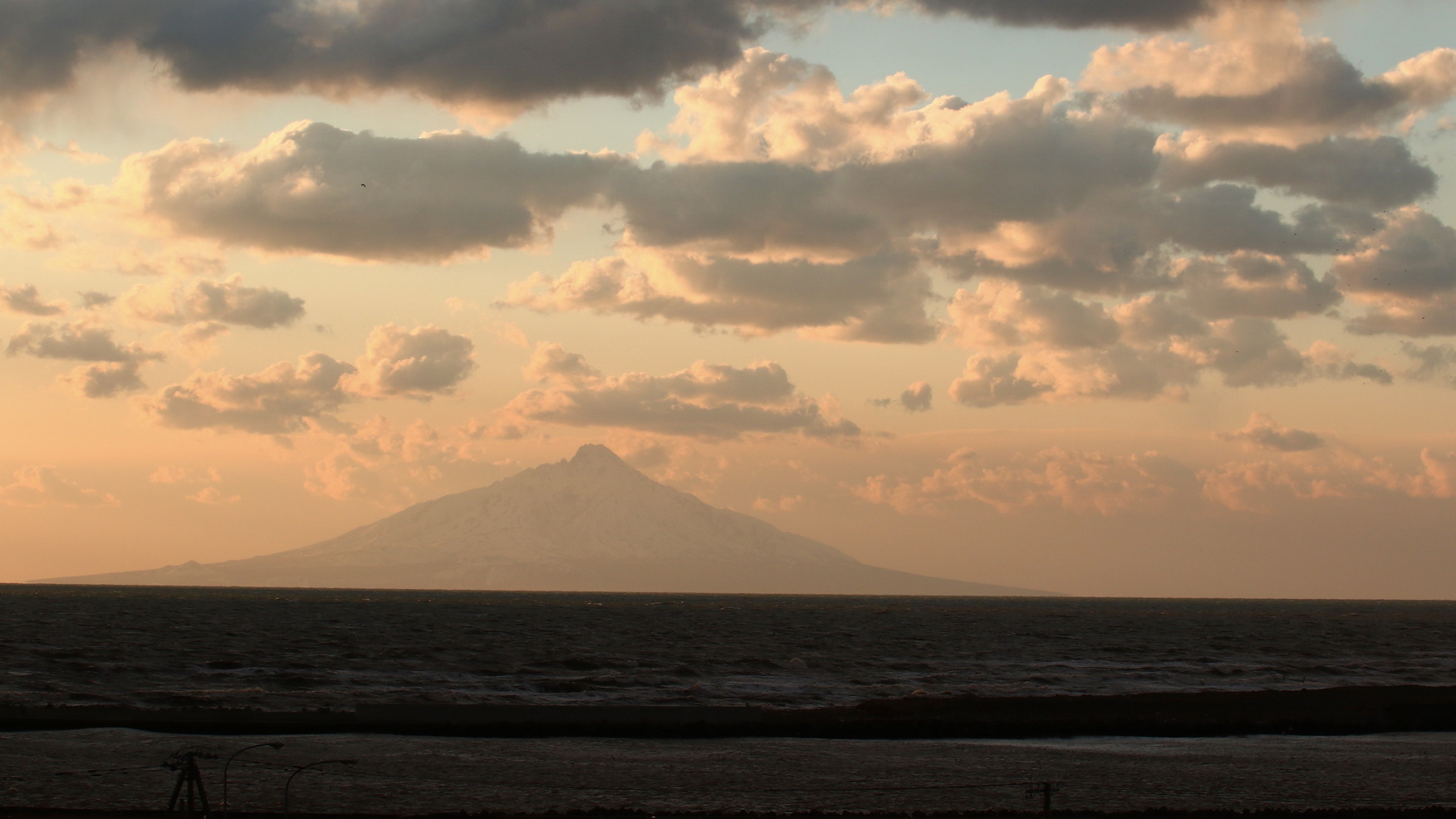 【海側の部屋確約】日本海に沈む絶景の夕映が見れます！お夕食には白老牛の陶板焼きプラン！＜2食付き＞