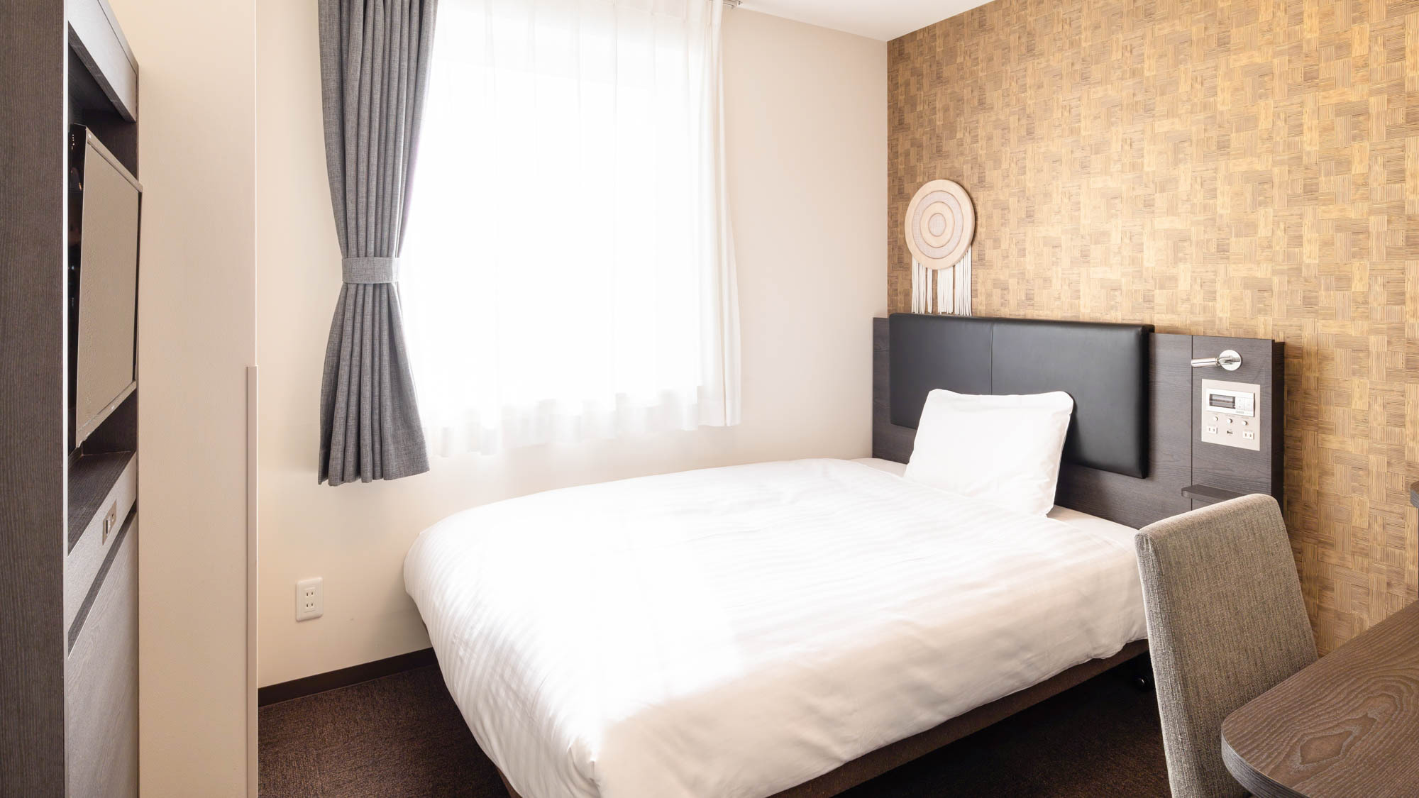 【1ベッドルーム】ダブルスタンダード◆ベッド幅140cm◆広さ15~16平米