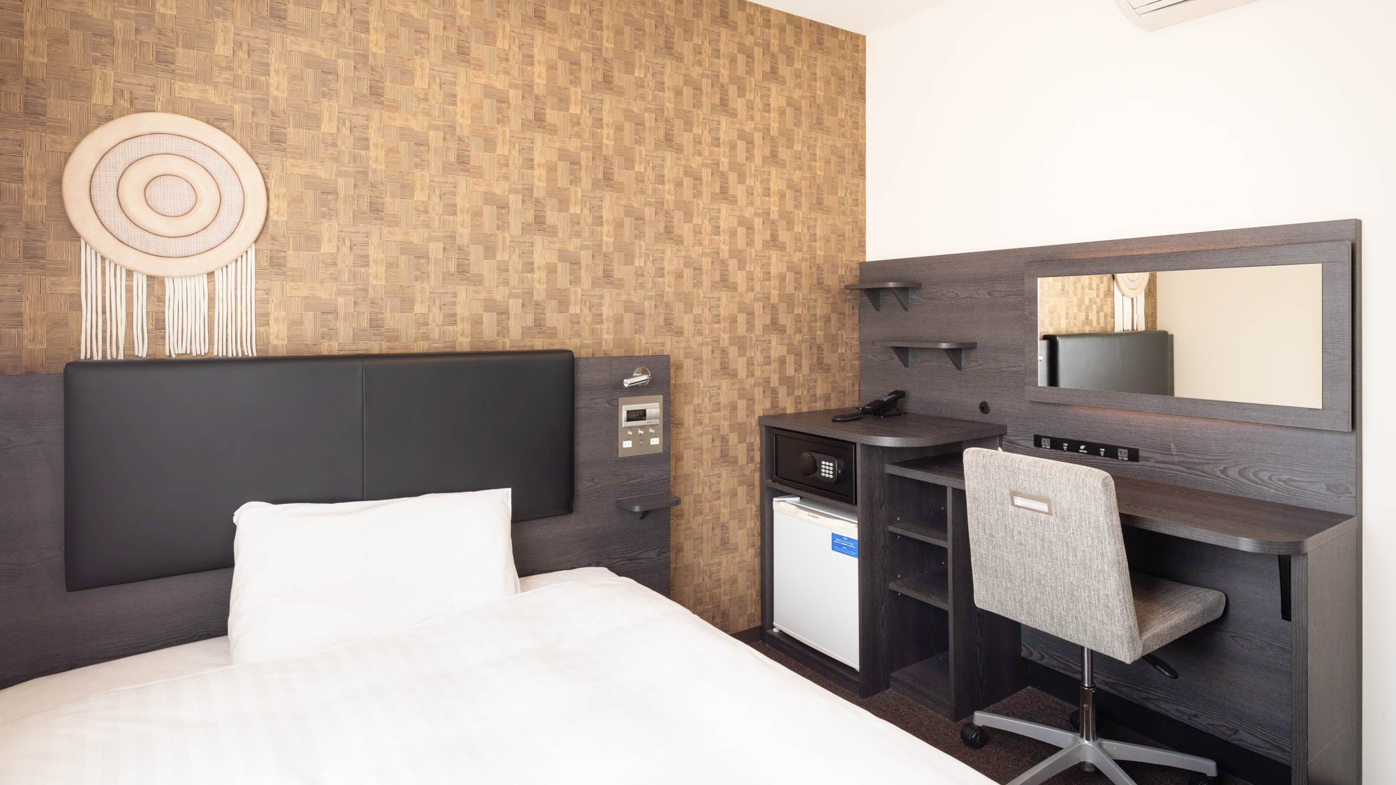 【ダブルスタンダード】客室の一例