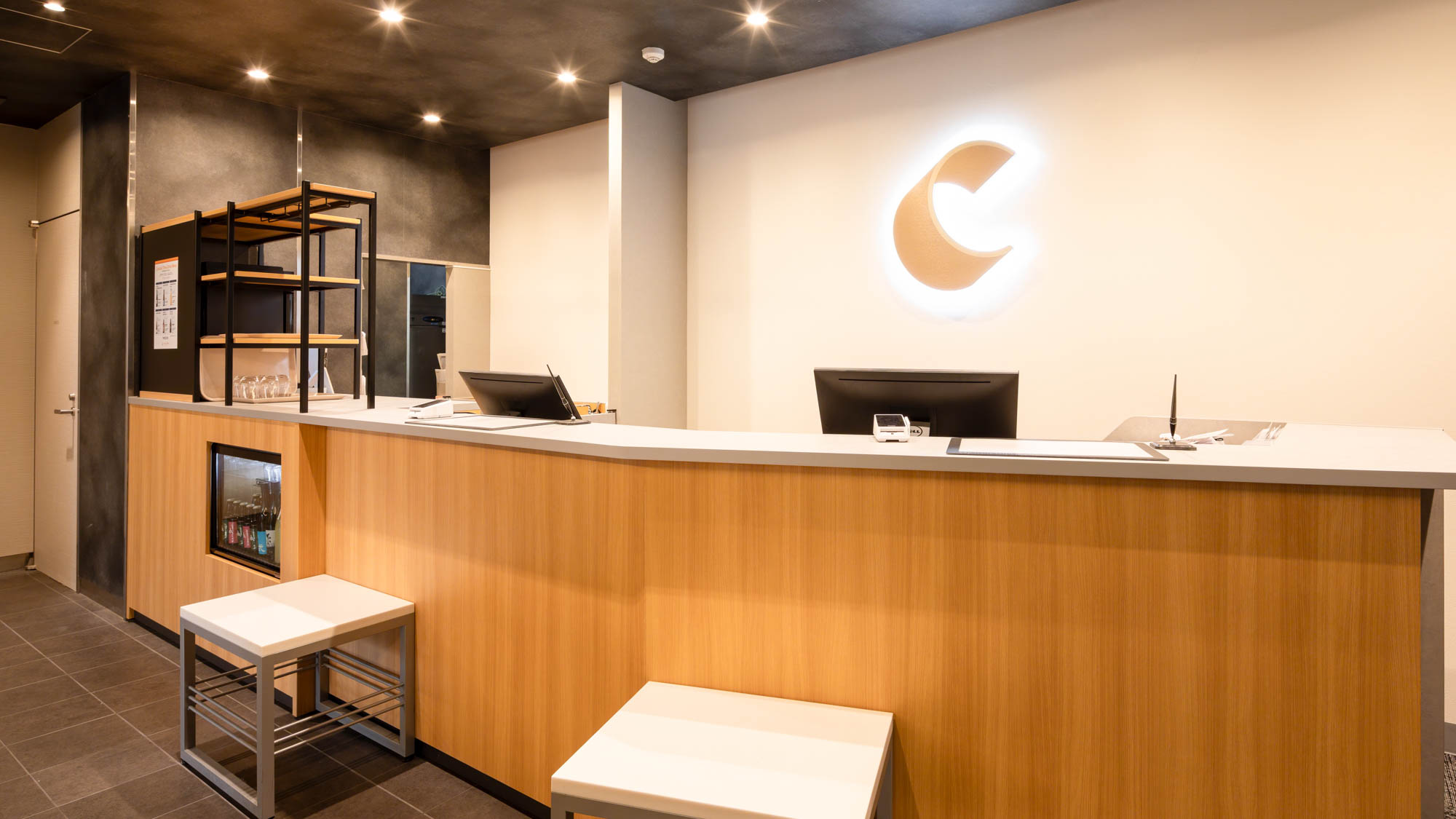 【フロント】ホテルの周辺情報に関してもお気軽にお声がけください。