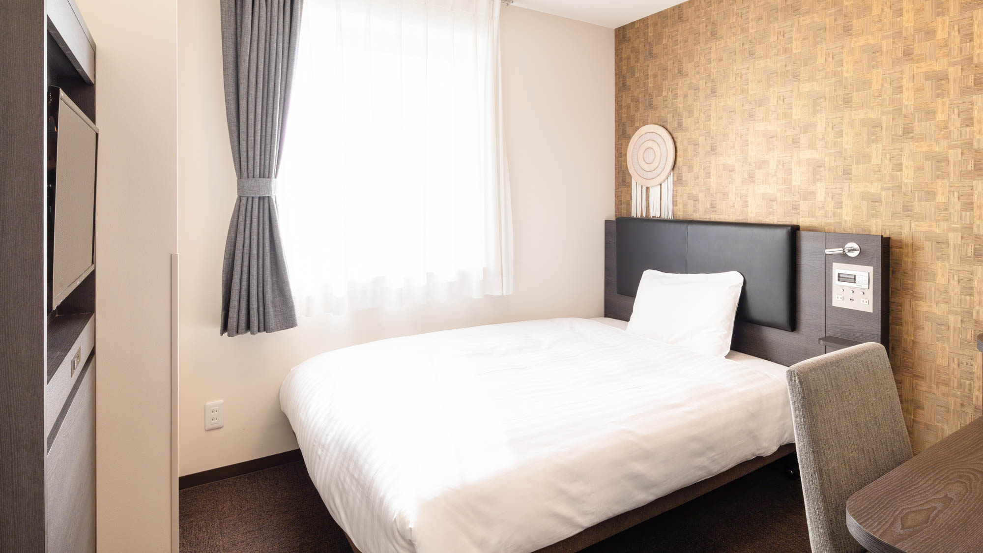 【1ベッドルーム】ダブルスタンダード◆ベッド幅140cm◆広さ15~16平米