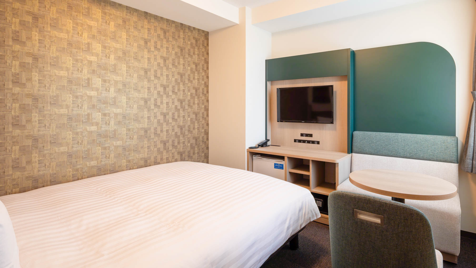 【1ベッドルーム】クイーンエコノミー◆ベッド幅164cm◆広さ17~20平米