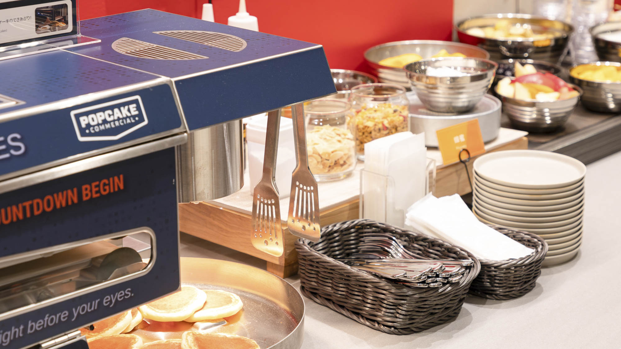 できたてのパンケーキにクリームやジャム、トッピングを組み合わせてオリジナルパンケーキを楽しめます。