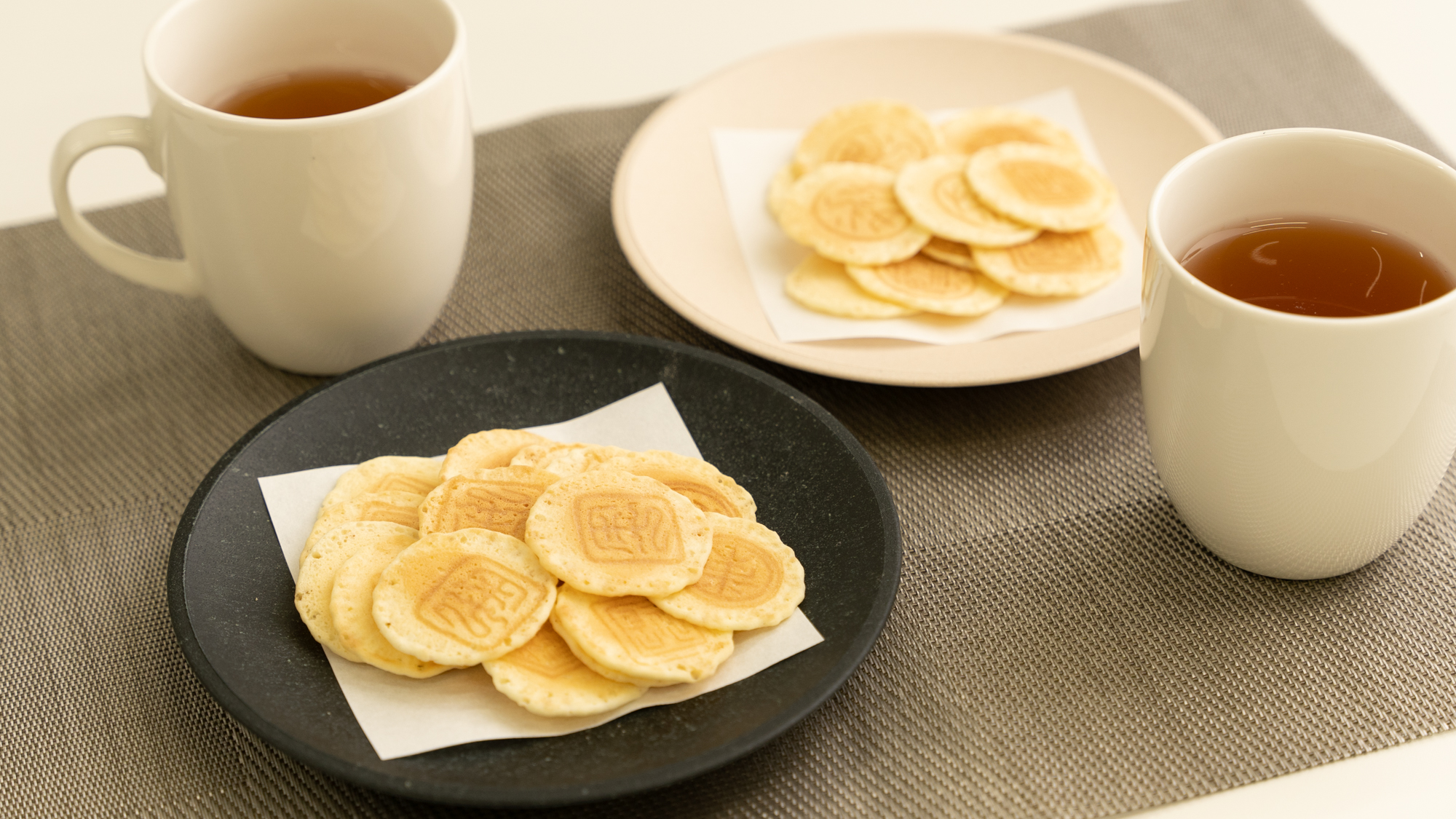 【Sweets Time】コーヒーや紅茶とともに伊勢銘菓のいといんせんべいをお楽しみください（無料）