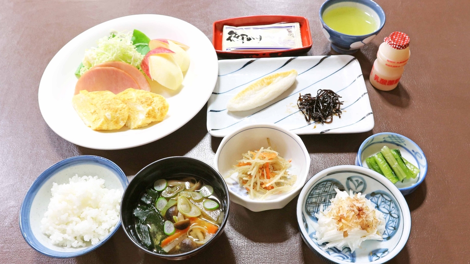 【朝食付】白馬三山を望む民宿でリーズナブル充実ステイ★コンビニ徒歩圏＜温泉あり＞