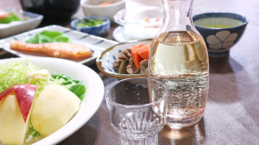  *夕食（一例）地元長野産の日本酒も取り揃えております。
