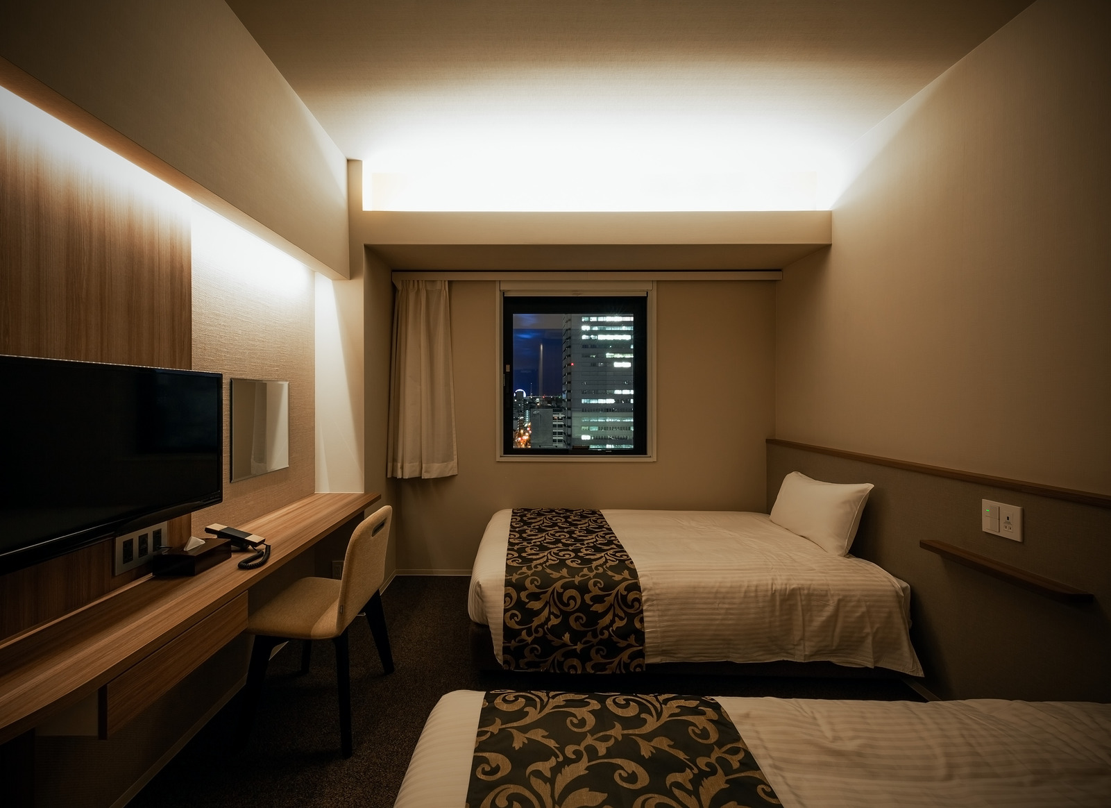 【モデレートツイン】