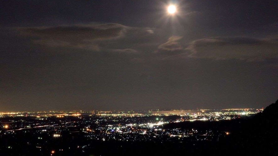 ◆伊勢湾一望を一望できる夜景