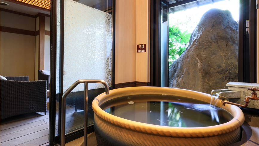日本庭園を望む　テラス付き半露天風呂付客室(限定)