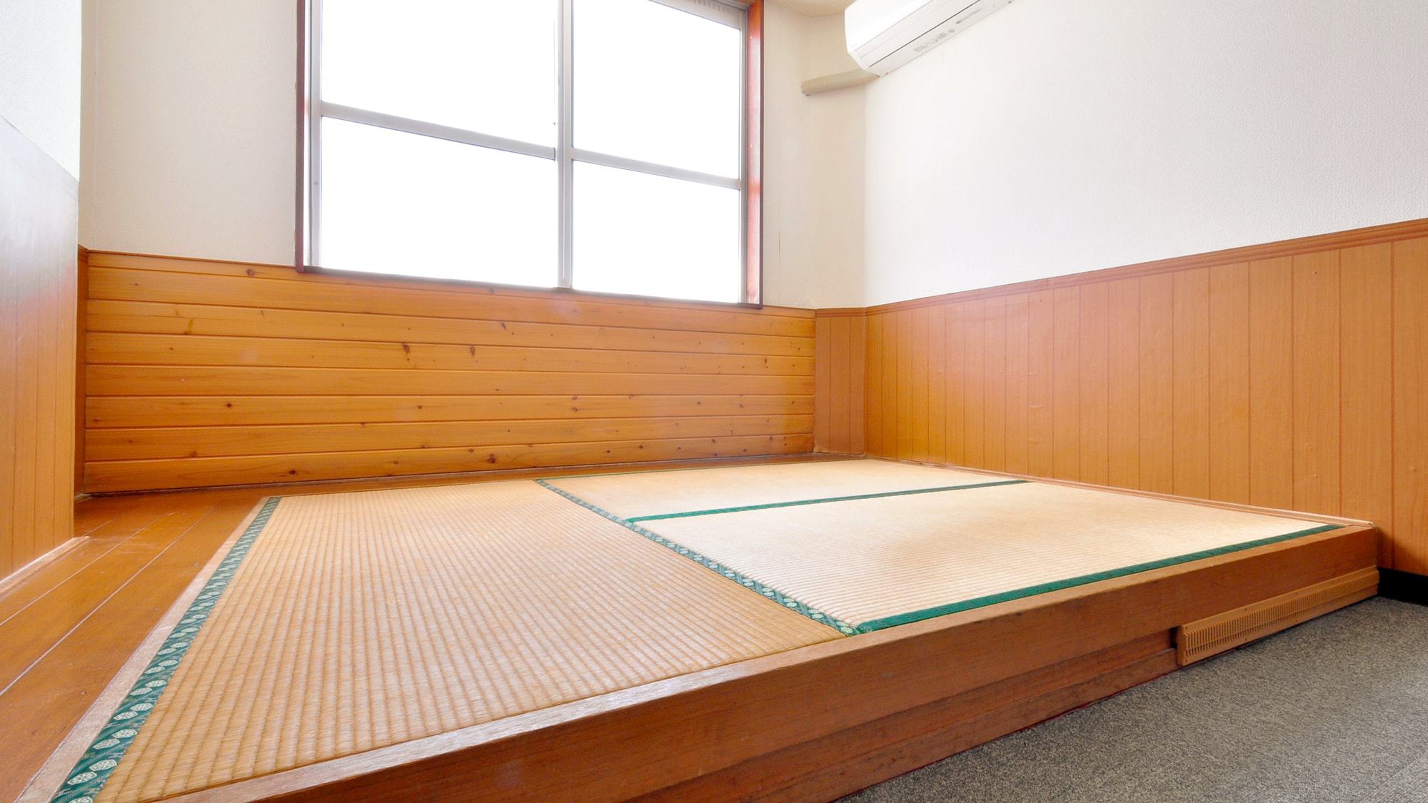【和洋室シングル】3畳のくつろぎの空間。採光も豊かです。