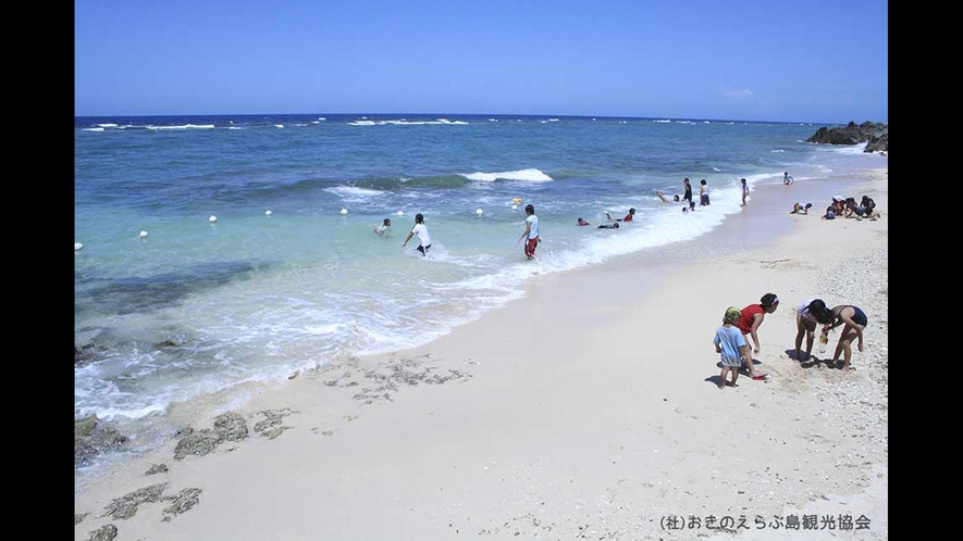 【周辺観光】「屋子母ビーチ」　水平線には与論島や沖縄本島が望めます