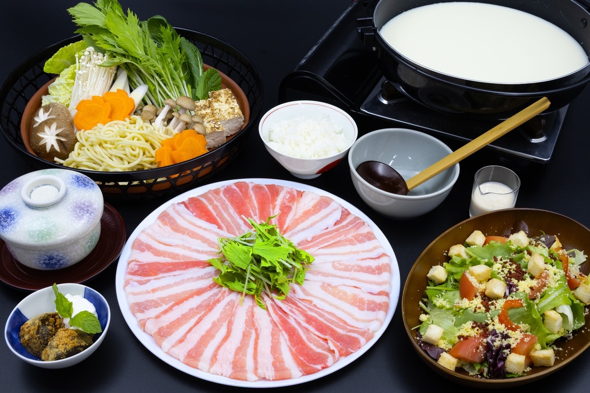 新メニュー！【冬季限定】夕食は栄養満点・美肌にも♪　豆乳鍋　1泊2食付きプラン