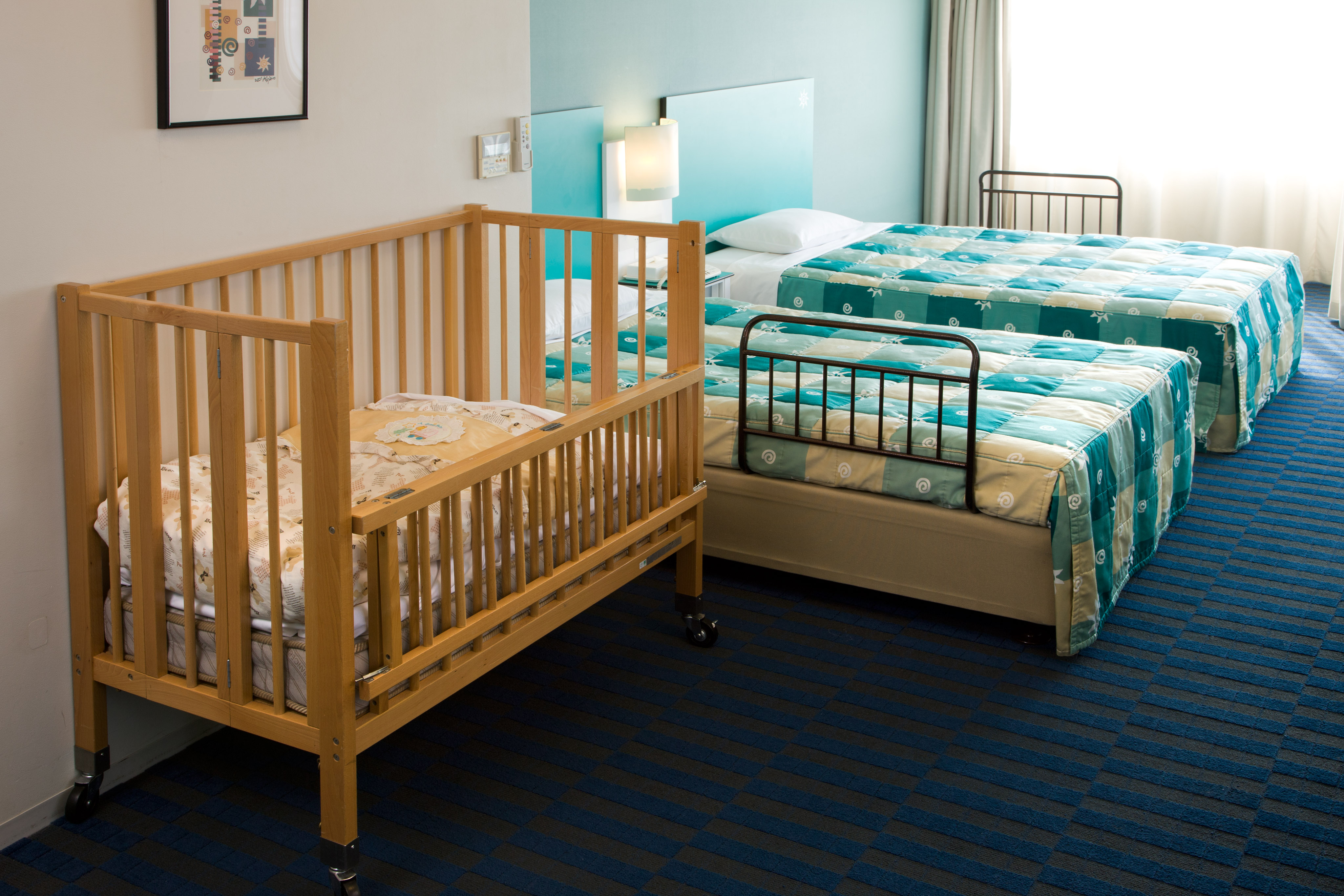 ベビーベッド　ベッドガード（イメージ）